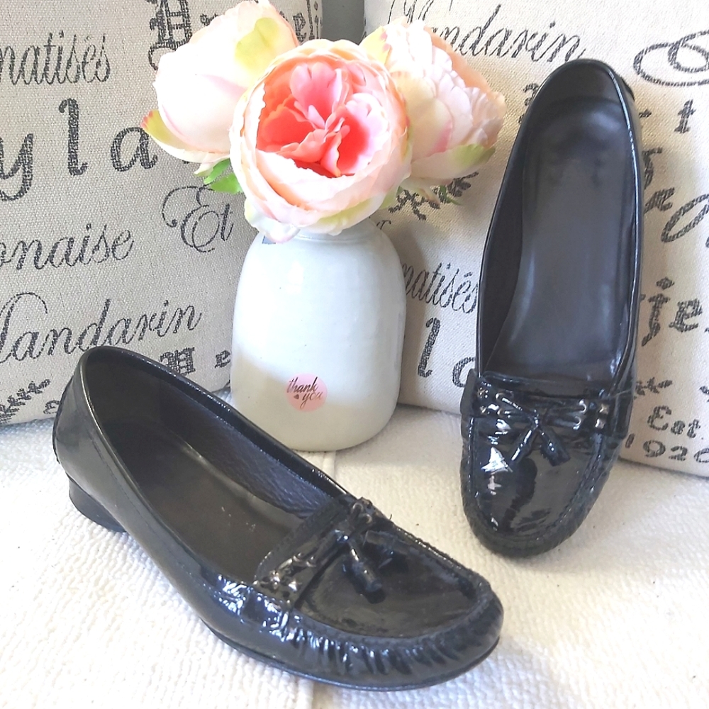 Stuart Weitzman patent black leather loafer flats shoes tassle ballet flats